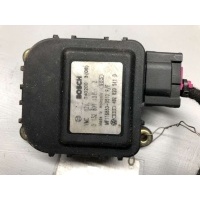 Моторчик заслонки печки Audi A6 C5 (S6,RS6) 2002 BOSCH, 0132801136, 4B2820511D