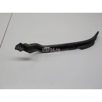 Направляющая заднего бампера правая Ford Fusion (2002 - 2012) 1498268