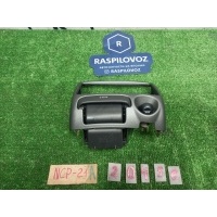 консоль магнитофона Toyota Funcargo ncp21 2002.07 5540652010C0
