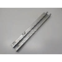 Направляющая (кузов наружные) Nissan Navara (D40) (2005 - 2015) 93390EB000