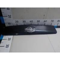 Накладка двери багажника Toyota RAV 4 (2006 - 2013) 7680142040C0