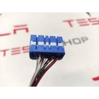 Фишка (разъем) электропроводка подкапотная Tesla Model X 2017 1036885-00-E,1058358-03-C,1072447-82-A