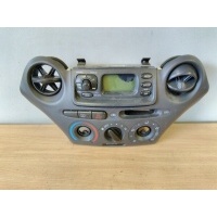 Toyota yaris i панель вентилятора 8611052020