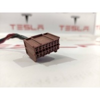 Фишка (разъем) электропроводка подкапотная Tesla Model X 2017 1036885-00-E,1058358-03-C,1072447-82-A