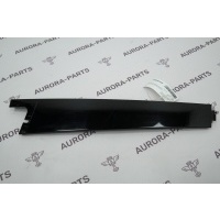 Накладка вертикальная задней двери (стойка B) RH Land Rover Range Rover Sport L494 2013 LR065353