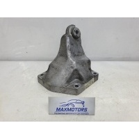 Кронштейн двигателя Mercedes C-Class W204 2009 A1562232104