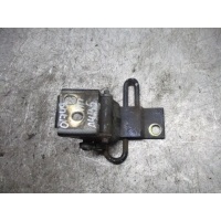 Петля двери Audi A4 1996 8d0831412b