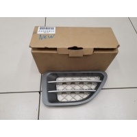 Накладка крыла переднего правого Land Rover Range Rover Sport 2005-2012 LR018411