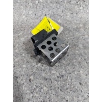 реле вентилятора K4J750. Renault Scenic 2001 7700432779