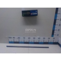 Накладка стекла переднего правого Renault Sandero (2009 - 2014) 8200760257