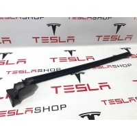 Уплотнитель Tesla Model 3 2020 1090495-00-E