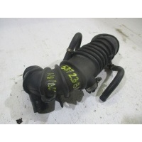 Патрубок воздушного фильтра Audi A4 B6 2001-2005 06B133356AA