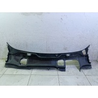 Водосток лобового стекла (жабо) Land Rover Discovery Sport 2015- LR111636