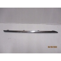 Накладка хромированная мерседес 212 a2128852421 правый гора
