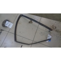 Уплотнитель стекла двери задней правой Nissan Almera Tino 2000-2006 2001 82330BU000