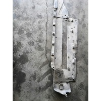 Крышка шасси audi a4 b6 правый 8e0825208e