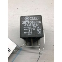 Реле бензонасоса Volkswagen Beetle 1 2001 357906381A
