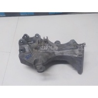 Кронштейн генератора Renault Sandero 2014 8200941119