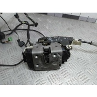 Замок двери передней левой Mercedes C-klasse (W204) 2007 - 2014 2008 A2047201535