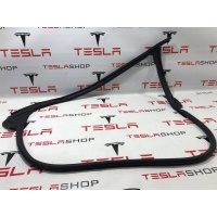 Уплотнитель Tesla Model 3 2019 1090499-00-K