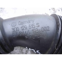 Патрубок воздушного фильтра Volkswagen Phaeton 2011 3D0129615S