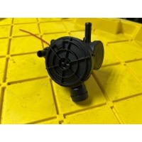 Маслоотделитель (сапун) Audi A8 D4/4H 2012 079103245M,079103245J