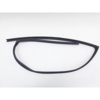 Уплотнитель стекла двери Toyota Corolla NRE180 2018 6814102310
