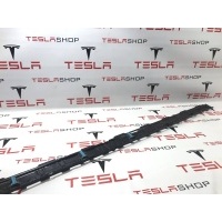 Накладка металлическая боковая основной батареи Tesla Model S 2016