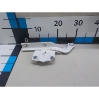 Петля капота правая VAG Jetta (2011 - 2018) 5C6823302