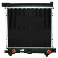 Радиатор мерседес 190 w201 w124 at 1.8 2.0 2.3