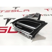Воздуховод левый Tesla Model S 2015 1007834-00-C,1061731-00-B,1096877-00-B