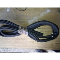 Уплотнитель дверь правый задняя mazda mpv 1999 - 2006