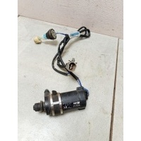 Насос омывателя Mitsubishi Pajero/Montero 3 2000-2006 MR515942