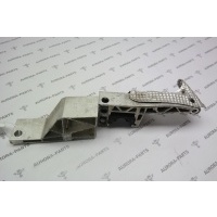 Кронштейн переднего подрамника RH Porsche Panamera 2009 97034111420