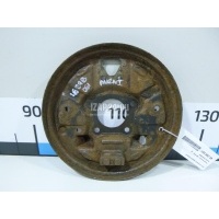 Щит опорный задний правый Toyota Avensis I (1997 - 2003) 4704305020