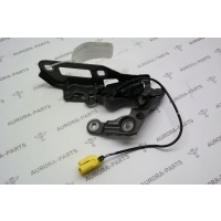 Петля капота RH Porsche Panamera 2009 97051115202