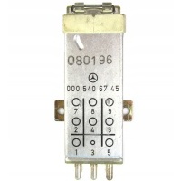 Мерседес w202 2.0 d 0005406745 реле