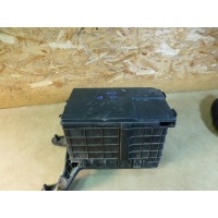 Audi a3 8p корпус akumulatora 1k0915333