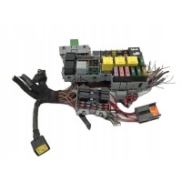 Блок предохранителей 13142780 opel corsa iii c