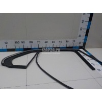 Уплотнитель стекла двери VAG Jetta (2006 - 2011) 1K5839432F5AP