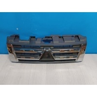 Решетка радиатора Mitsubishi Pajero 4 2006-нв 7450A283