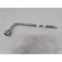Ключ баллонный Toyota Avensis 2 (T250) (2003-2010) 2005 ,915005011
