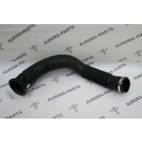 Патрубок надува резина + пластмасса с зажимами (3.0 TD V6) Land Rover Discovery L462 2016 LR117083
