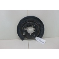 Щит опорный задний правый Toyota Highlander III (2013 - 2019) 465030E020