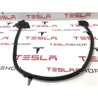 Уплотнитель Tesla Model S 2013 6009593-00-D