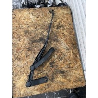 Щеткодержатель (поводок стеклоочистителя, дворник) Mercedes E W212 2011 2128200944