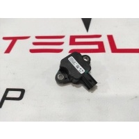 Датчик удара (давления воздуха) передней дверей Tesla Model S 2013 1005275-00-A