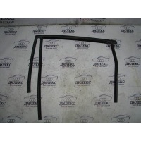 уплотнитель стекла двери Ford Kuga 2008-2012 2011 1703932