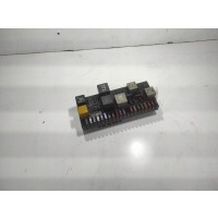 Блок предохранителей audi 80 b3 1.8 443941822b