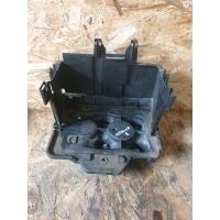 Октавия 1 подставка akumulatora 1j0915333a
